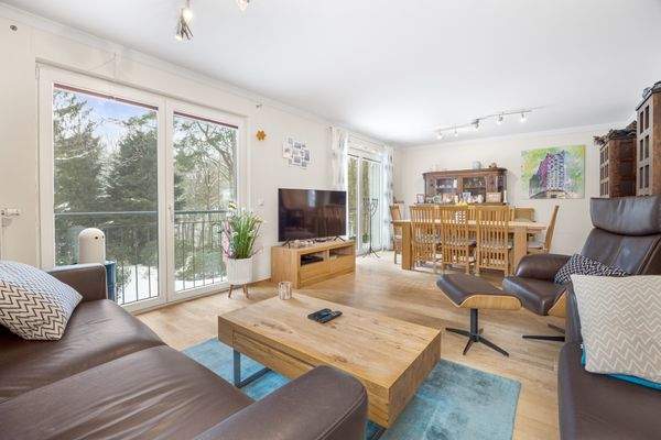 mit tollem Gartenblick