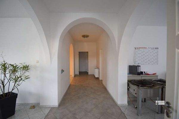 Büro 4 rechts vom Flur im EG