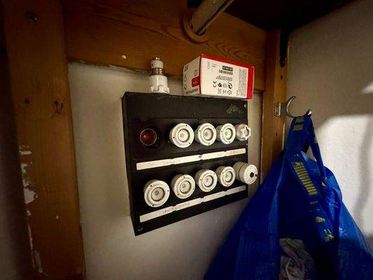 1. OG 1-Zimmer: Sicherungskasten