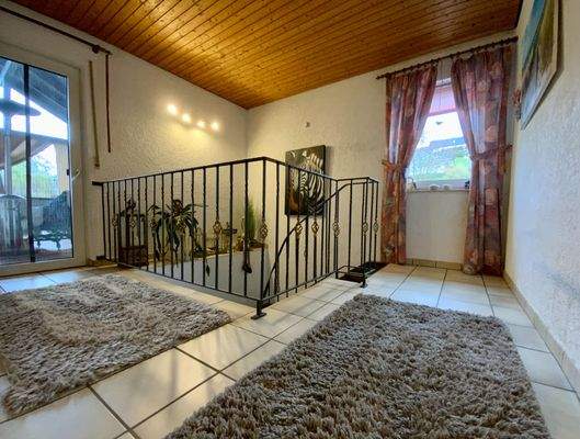 Flur OG und Treppenhaus