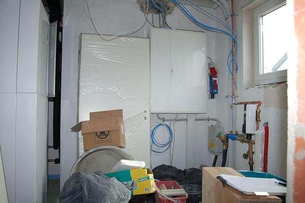 RH 07 EG HAR Heizung Strom.JPG