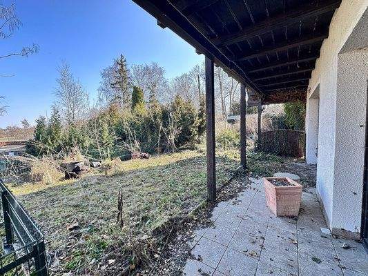 Terrasse mit Blick zum Vorgarten