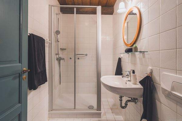 Bad zum Zimmer von 14,2 m²