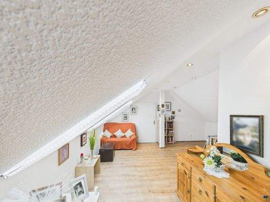 CAM03784G0-PR0090-STILL043