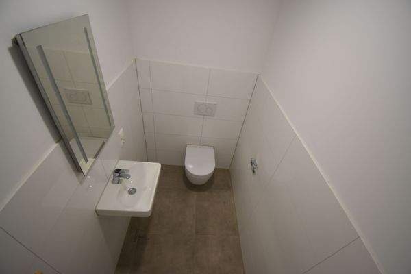 Modernes Gäste-WC.JPG