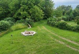 Blick vom Haus in den Garten