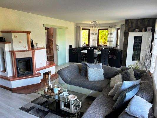 Wohnzimmer Blick zum Erker