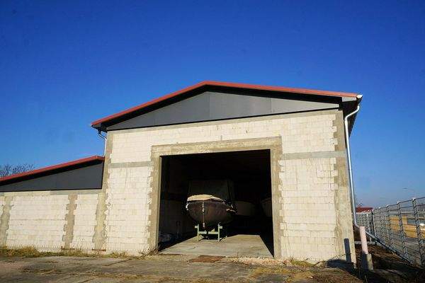 Haupteingang Halle (9).jpg