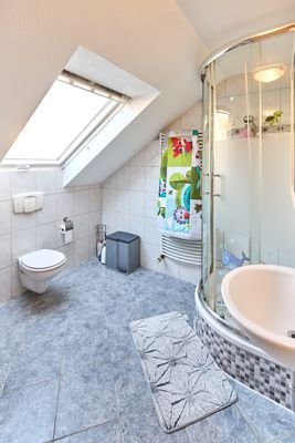 DG Badezimmer Ansicht 1