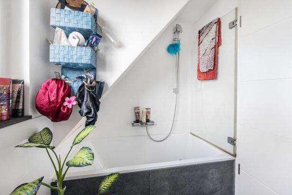 Badezimmer mit Badewanne