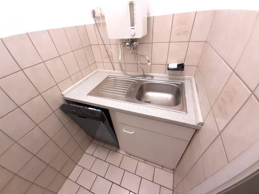 Spüle und Geschirrspüler.jpg