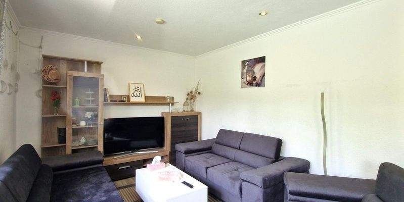 Wohnzimmer mit Blick in den Flur