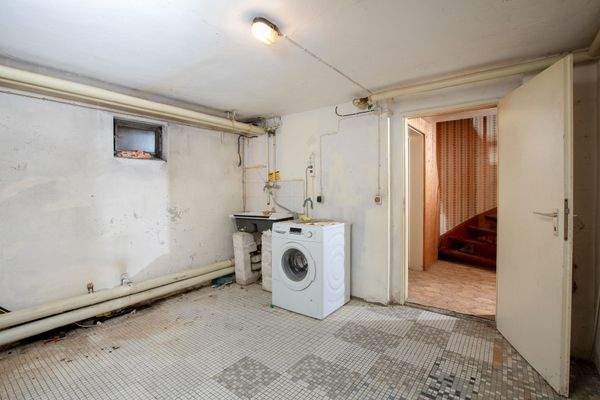 KELLERRAUM NR. 4 WASCHKÜCHE