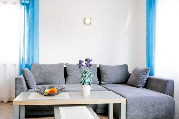 144 1 Couch (1 von 1)