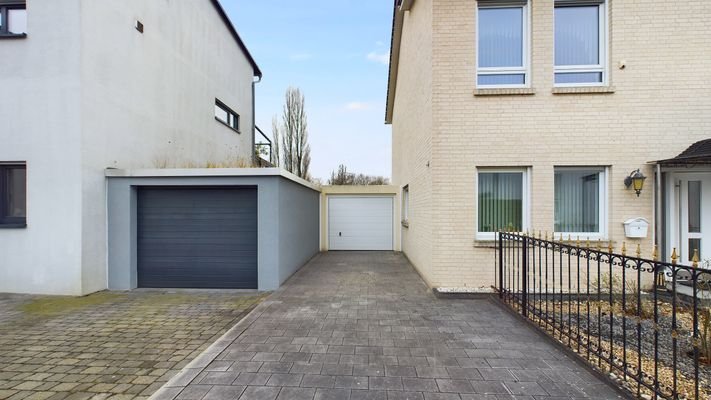 Garage & Stellplatzmöglichkeiten