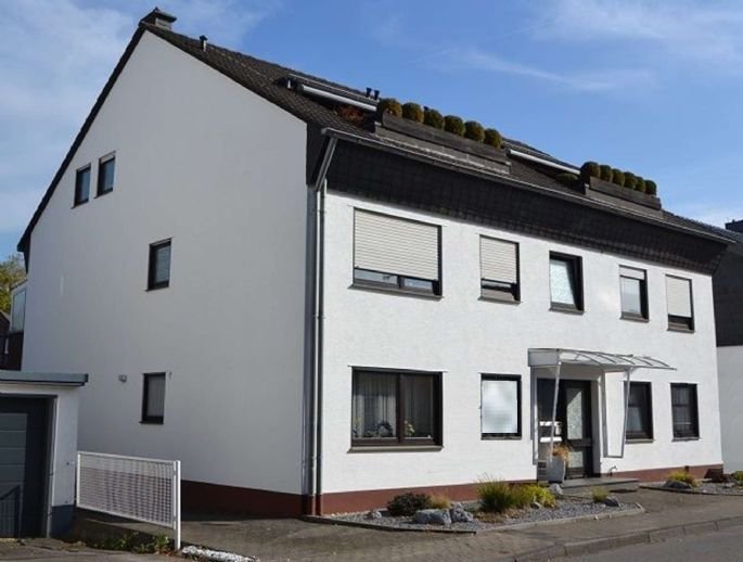 3-Zimmer-Wohnung mit Balkon und Gartenmitbenutzung in Langenfeld (Rheinland)