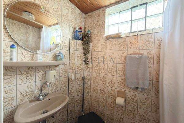 Badezimmer mit Dusche