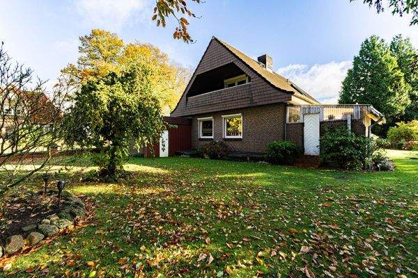 Seitenansicht mit Garten