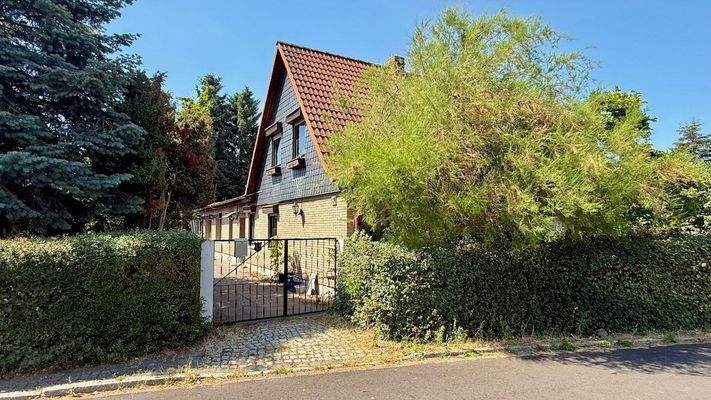 Einfahrt zum Grundstück