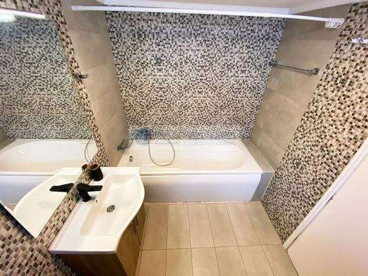 img_70d18345-718d-4933-acf1-119a1d0924d8