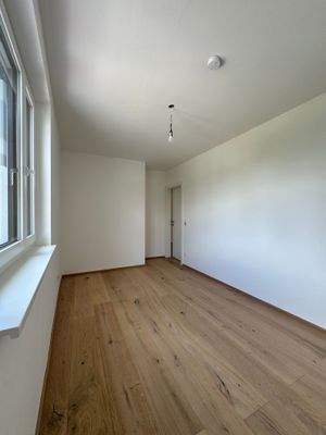 Schlafzimmer 2_Bild 2.jpg