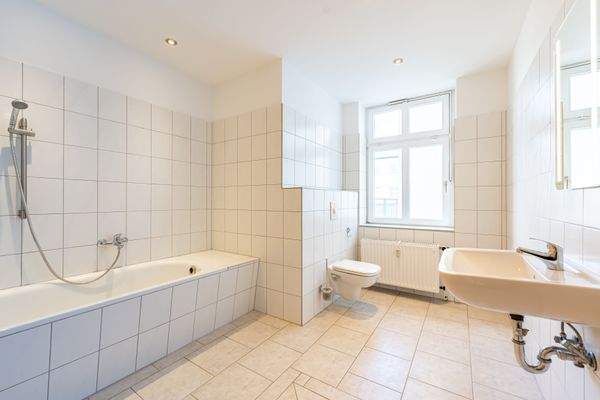 Badezimmer mit Wanne