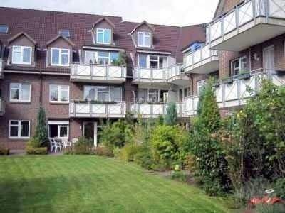 Wohnung mit Balkon, Tiefgaragenstellplatz