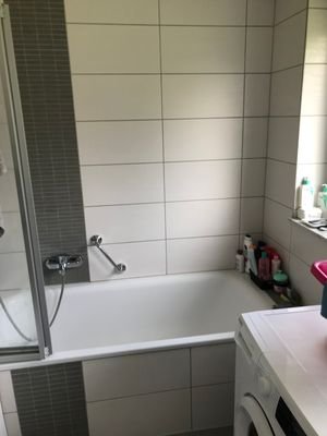 Badezimmer mit Wanne