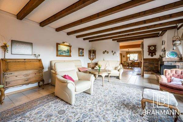 Wohnzimmer EG mit offenem Kamin