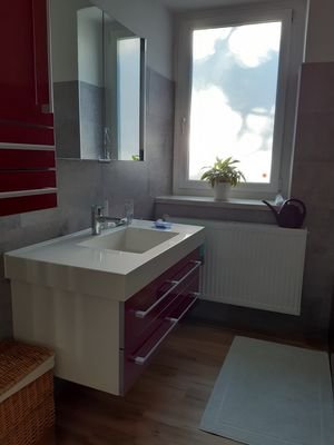 Modernes Badezimmer