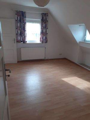 großes Zimmer im OG