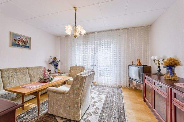 OG Wohnzimmer mit Balkon