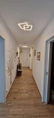 B10 Flur in Richtung Bad