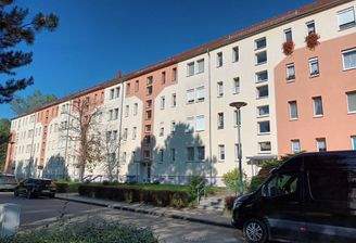 Vorderansicht Am Stadion 1-9