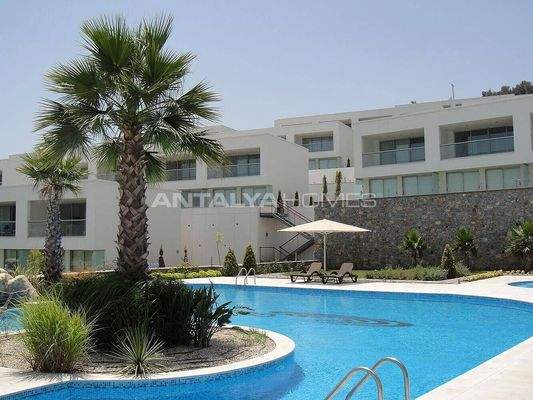 Duplex Sea-View Flat with Communal Pool in Muğla Milas