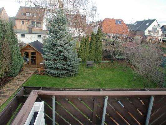 Balkon mit Blick in den Garten