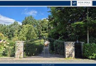 Privat und großzügig wohnen auf parkähnlichem Refugium mit altem Baumbestand