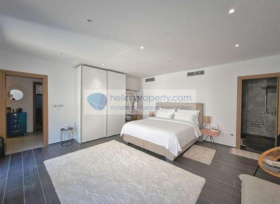 383ec7b3e0a041a7b8fd9a36146b1552-original