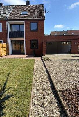 Garten hinten/Garage