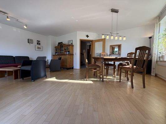 Blick in den Wohn-/Essbereich