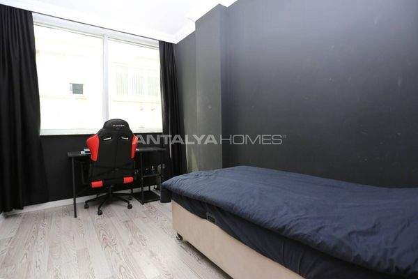 3-Bedroom Flat with Separate Kitchen in Antalya Muratpaşa
