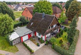 Ein Zuhause mit Platz, Garten und einladendem ersten Eindruck