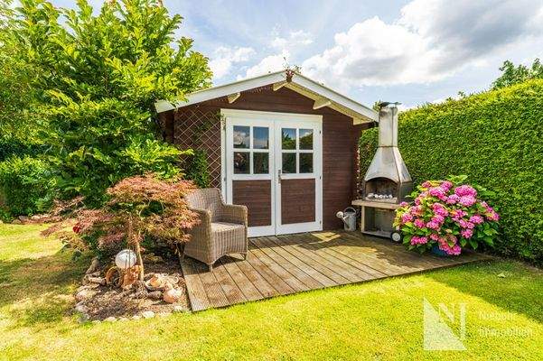 Gartenhaus und Grill