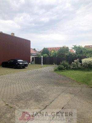 Garten, Hof, Parkplatz
