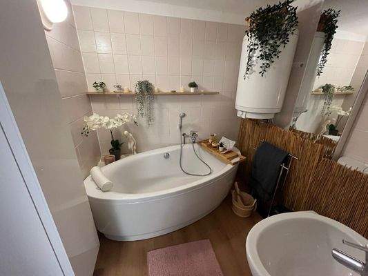 Wannenbad im Wellnessbereich