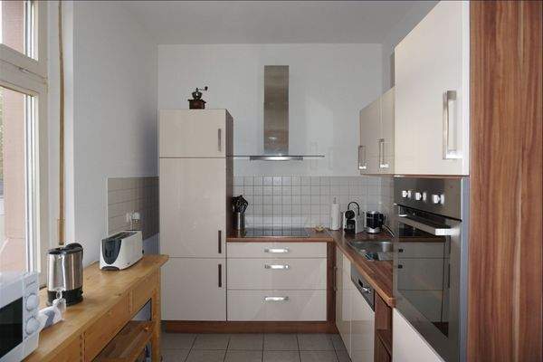 Helle Küche (inkl. EBK)