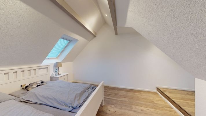 H1 Schlafzimmer1 DG.