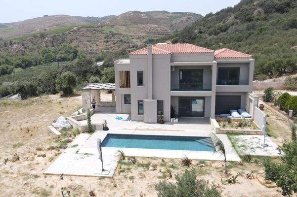 Kreta, Kolymvari: Moderne Luxusvilla mit atemberaubender Aussicht und privatem Pool zum Verkauf
