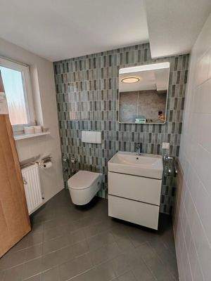 Bad Waschtisch und WC