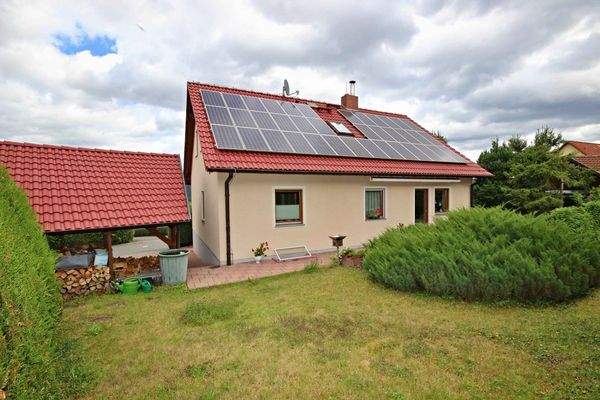 Rückseite mit Garten